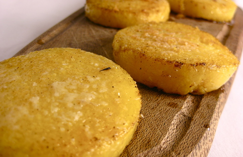 Garlic Seared Polenta Recipe – Lilly's Table / Cook seasonally. Eat  consciously. Live Well.